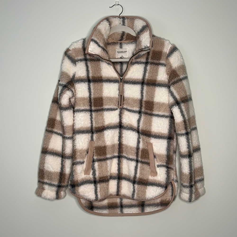 Abercrombie & Fitch Faux Fur Half Zip Jacket. Size X-Small